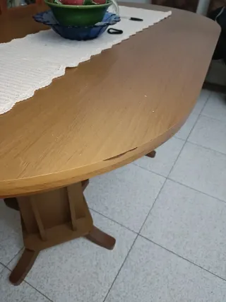 Mesa de comedor grande de madera