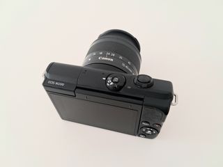 Cámara Canon EOS M200