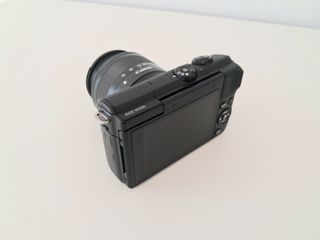 Cámara Canon EOS M200