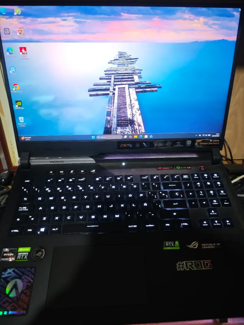 ASUS ROG Strix SCAR 17 G733QS afbeelding 2