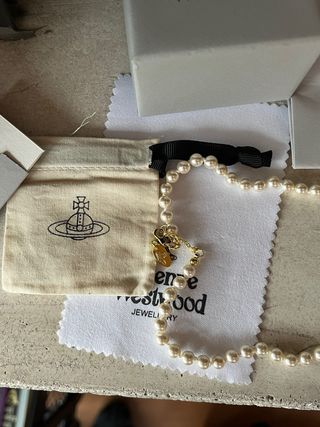 Collar Vivienne Westwood Dorado de Perlas