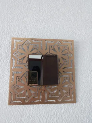 Espejo decorativo 3D dorado