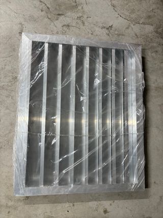 Rejillas de ventilación metálicas 82X67