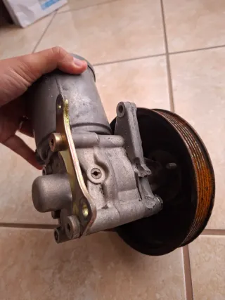 Bomba Direção Mercedes-Benz W201 (ler anúncio)