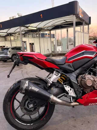 Honda CBR650R - Moto Deportiva