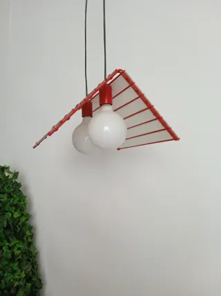 Lámpara de techo moderna roja y blanca