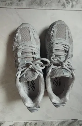 Zapatillas Umbro Gris Talla 39