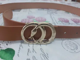 Cinture donna con fibbia dorata