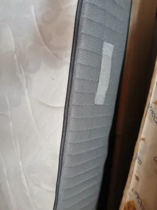 Canapé abatible y colchón viscoelástico