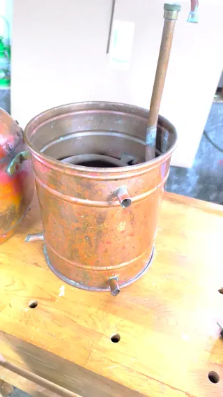 Alambique de cobre con termómetro