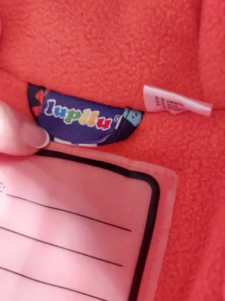 Mono de nieve con botas