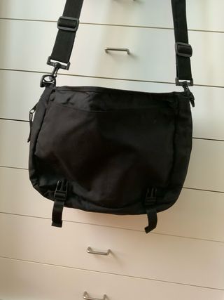 Tracolla Eastpak nera
