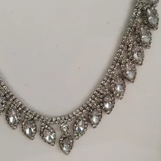 Conjunto Collar y Pendientes Brillantes