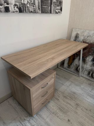 Escritorio madera y metal con cajonera