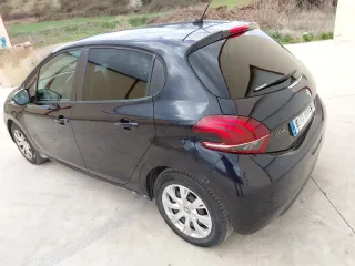 Peugeot 208 2015