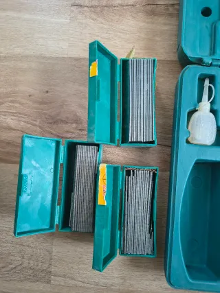 Clavadora makita AF505 6 Cajas Clavos RGH COFER (1