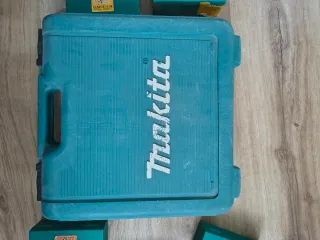 Clavadora makita AF505 6 Cajas Clavos RGH COFER (1