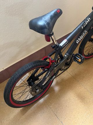 Bicicleta BMX Infantil Negra y Roja