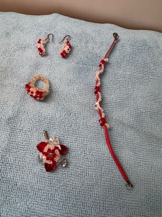 Conjunto hecho a mano: pendientes, anillo, colgant