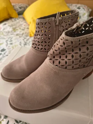 Botines de ante marrón claro como nuevos
