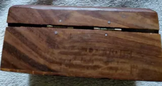 Scatola in legno decorata con elefanti