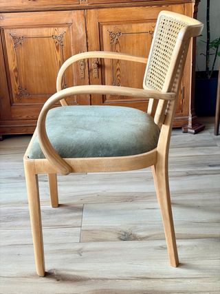 Butaca estilo Thonet B 22 madera, ratán y piel