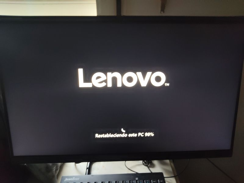 PC Lenovo Todo en Uno Ryzen 5 afbeelding 2