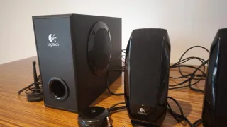 Sistema Altavoces Logitech S-220 2.1 Negro