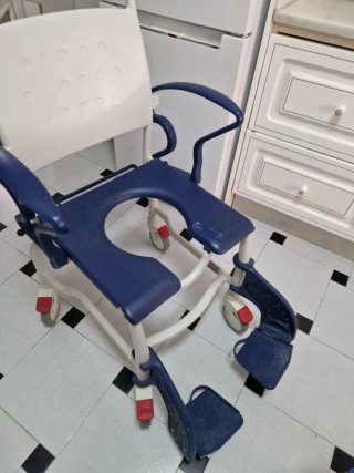 Silla de ruedas para ducha e higiene.  Erfurt.