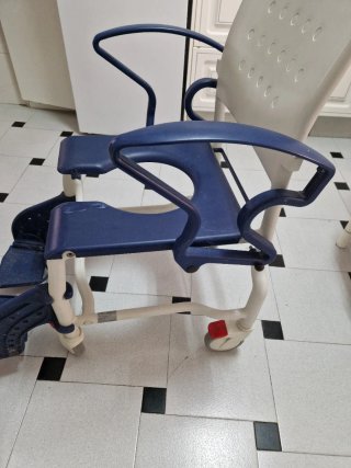 Silla de ruedas para ducha e higiene.  Erfurt.