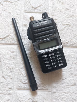 Emisora Yaesu FTA-250L Banda Aérea