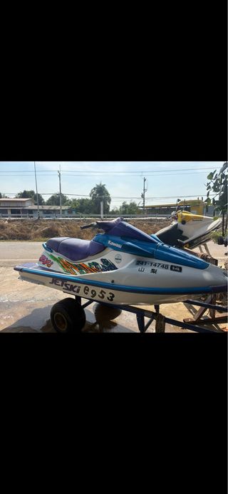 Kawasaki 750 Jet Ski Azul y Blanco