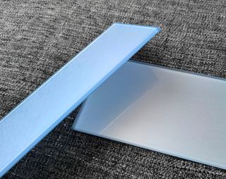 Pack de dos baldas de vidrio en color azul