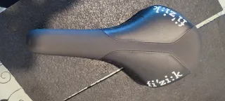 Sillín Fizi:k R7 Negro