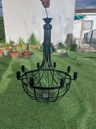 Lámpara de hierro forjado negra