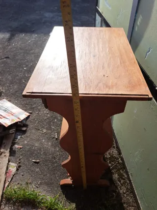 Mesa auxiliar vintage de madera