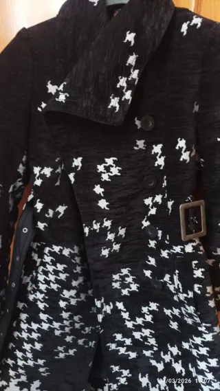 Abrigo Desigual Negro y Blanco