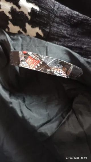 Abrigo Desigual Negro y Blanco