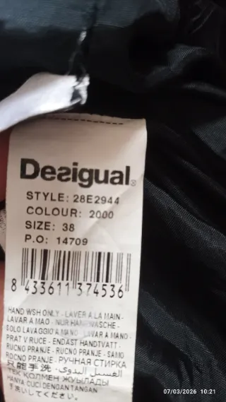 Abrigo Desigual Negro y Blanco
