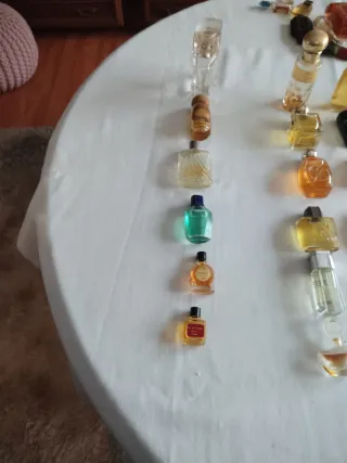 Botellas de colonia miniatura