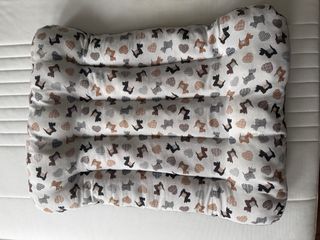Cama para perro con estampado de perros/corazones