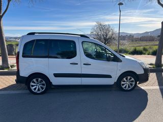 Peugeot partner 2018 adventure edition hdi 1.6