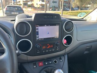 Peugeot partner 2018 adventure edition hdi 1.6