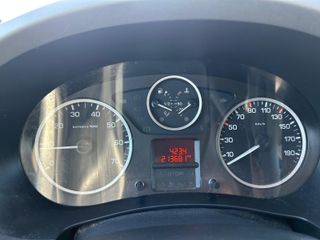 Peugeot partner 2018 adventure edition hdi 1.6