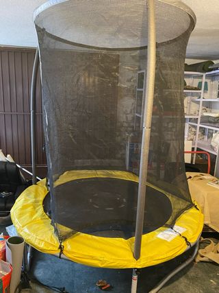 Cama elástica con red de seguridad