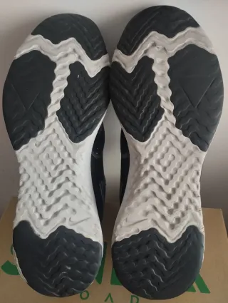 Zapatillas Nike Talla 46 Negras y Grises