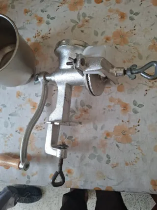 Molino de cereales y semillas manual