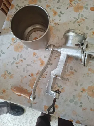 Molino de cereales y semillas manual