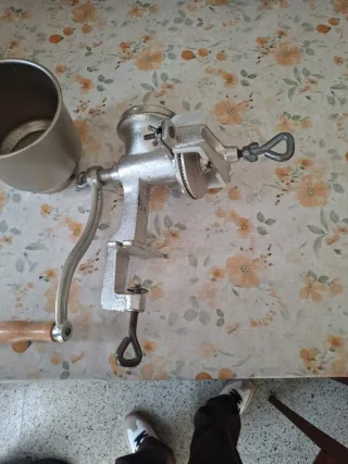 Molino de cereales y semillas manual