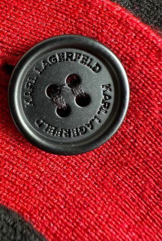 Cárdigan Karl Lagerfeld Negro y Rojo con Cinturón